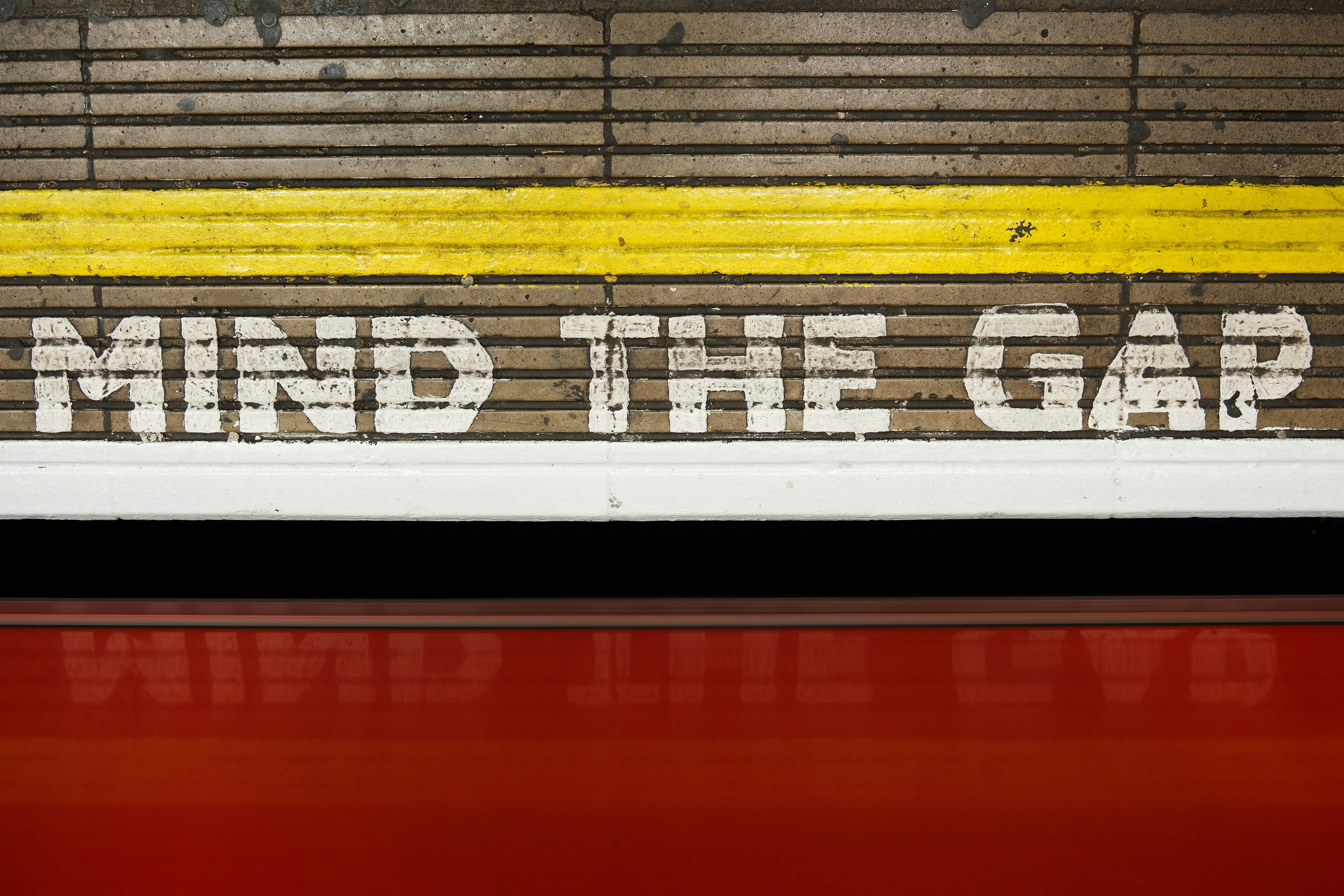 Mind the gap – både i Londons tunnelbana och när du använder språkmodeller.